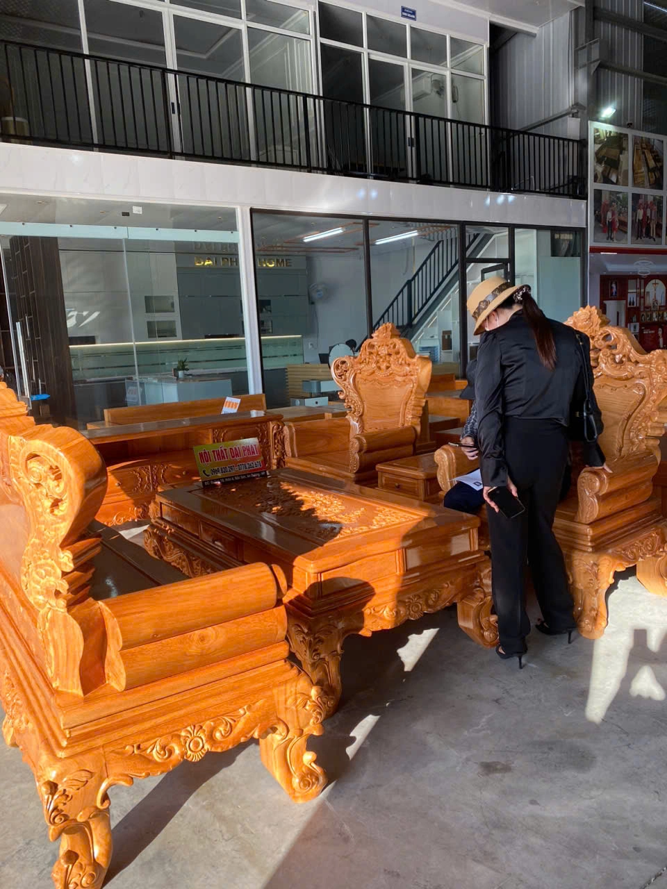 Sofa hoàng gia loại gỗ gõ pachy