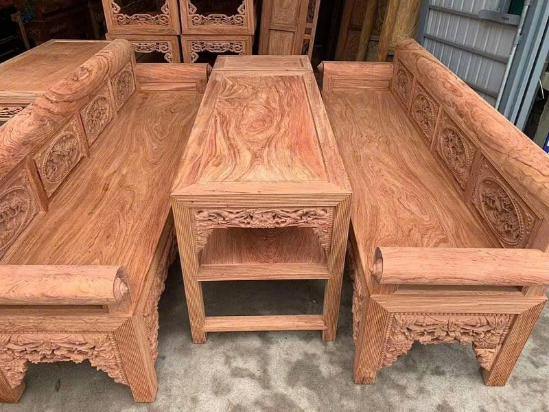 Bộ bàn ghế gỗ nâu phong cách cổ truyền