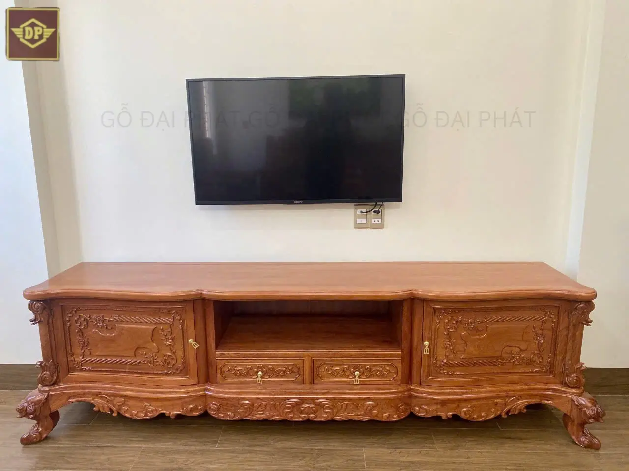 Kệ tivi gỗ tự nhiên - Lựa chọn hoàn hảo cho phòng khách