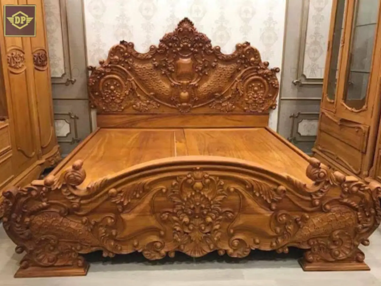 Giường ngủ hoàng gia gỗ - Đẳng cấp sang trọng theo thời gian